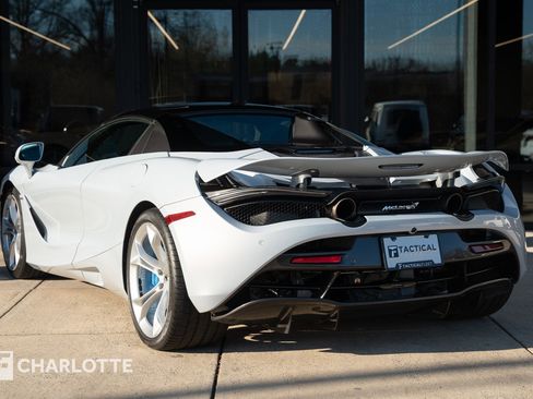 Used 2020 McLaren 720S Spider image 12