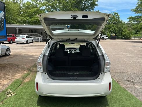 Used 2012 Toyota Prius V Two FWD image 12