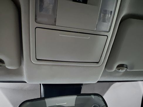 Used 2017 Toyota RAV4 LE FWD image 22