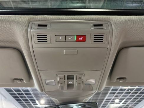 Used 2024 Volkswagen Jetta SE image 23