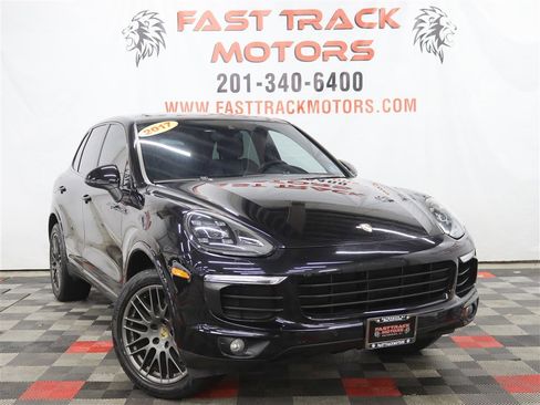 Used 2017 Porsche Cayenne Platinum Edition image 3