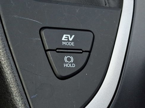 Used 2023 Lexus UX 250h AWD w/ Premium Package image 21