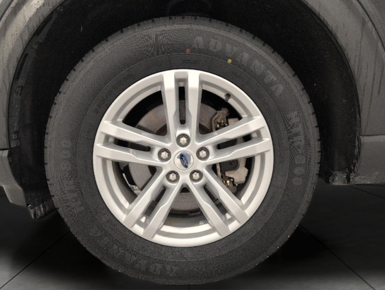 Used 2024 Ford Explorer XLT w/ Equipment Group 202A AWD/4WD image 4