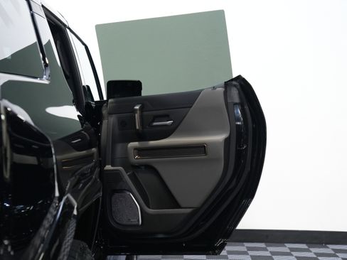 Used 2025 GMC Hummer EV 3X w/ LPO, Sport Package image 30