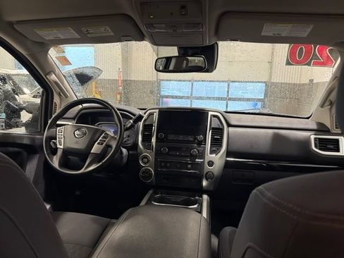 Used 2020 Nissan Titan SV w/ SV Convenience Package AWD/4WD image 13