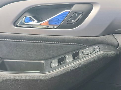 Certified 2023 Chevrolet Traverse LT FWD image 28