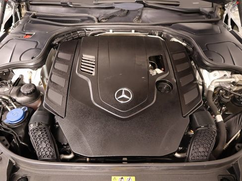 Used 2019 Mercedes-Benz S 560 Sedan image 20