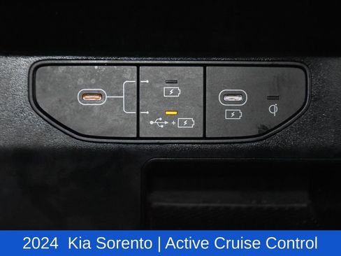 Used 2024 Kia Sorento S image 21