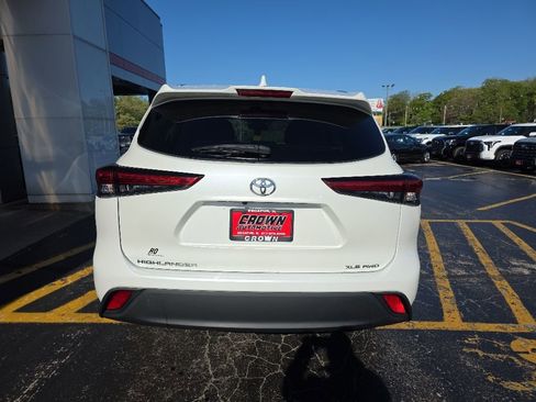 Used 2020 Toyota Highlander XLE AWD/4WD image 4