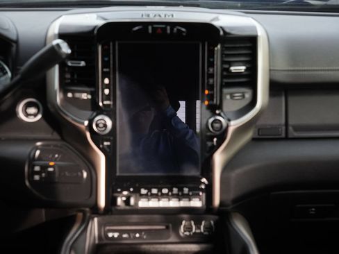 Used 2019 RAM 3500 Laramie AWD/4WD image 38