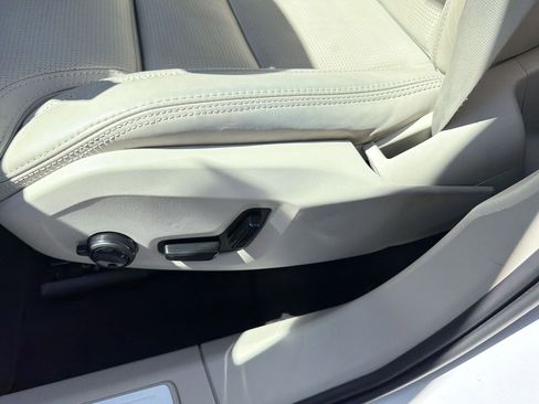 Used 2023 Volvo XC60 B5 Ultimate image 13