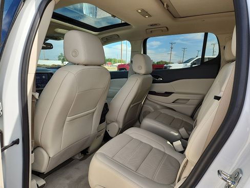 Used 2022 GMC Acadia Denali image 9