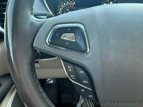 Used 2016 Lincoln MKX Reserve w/ Luxury Package image 19