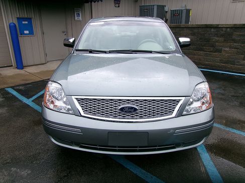 Used 2005 Ford Five Hundred Limited image 2