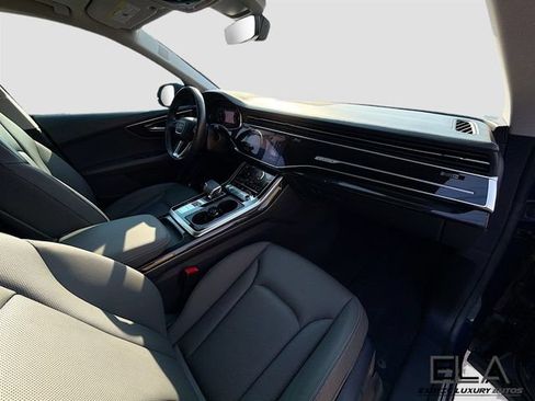 Used 2020 Audi Q8 Prestige w/ Prestige Package AWD/4WD image 35
