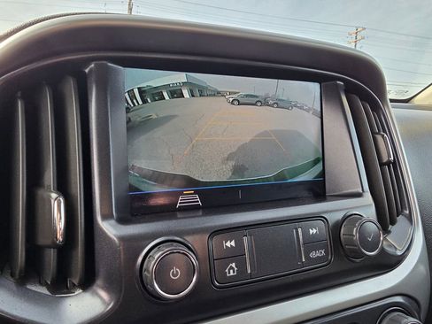 Used 2022 Chevrolet Colorado LT w/ Fleet Safety Package image 16