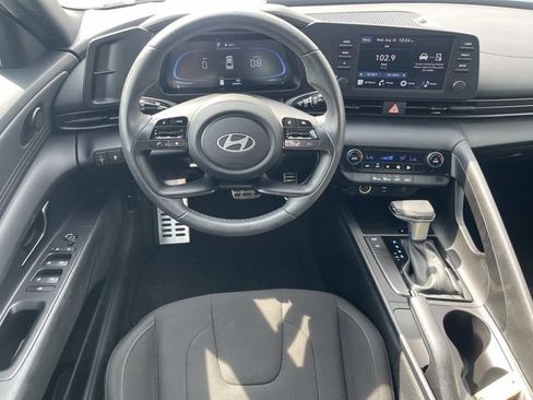 Certified 2025 Hyundai Elantra Sport FWD image 13