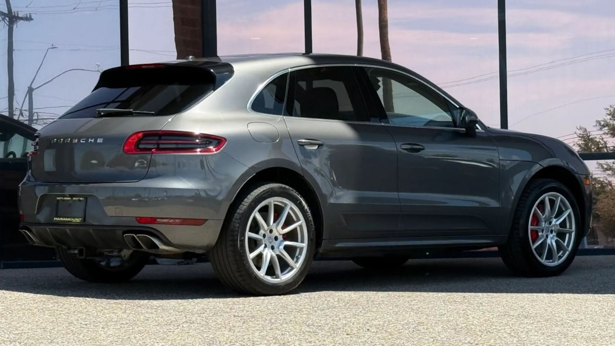 Used 2016 Porsche Macan Turbo AWD/4WD image 12