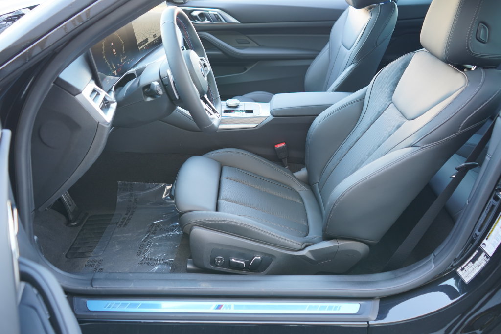 Used 2026 BMW M440i Coupe w/ Premium Package RWD image 11