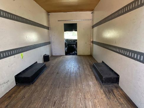 Used 2014 Chevrolet Express 3500 RWD image 9