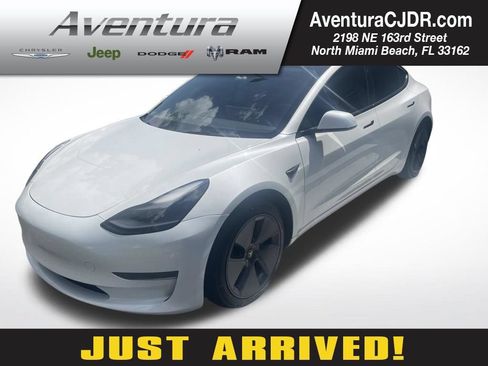 Used 2023 Tesla Model 3 Standard Range RWD image 1