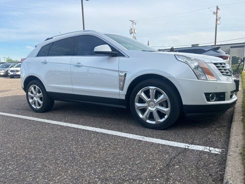 Used 2014 Cadillac SRX Performance AWD/4WD image 2