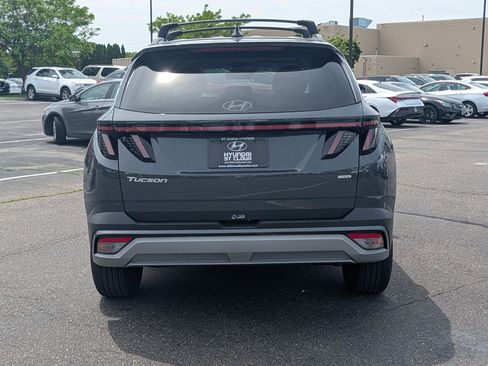 Certified 2025 Hyundai Tucson SEL AWD/4WD image 4