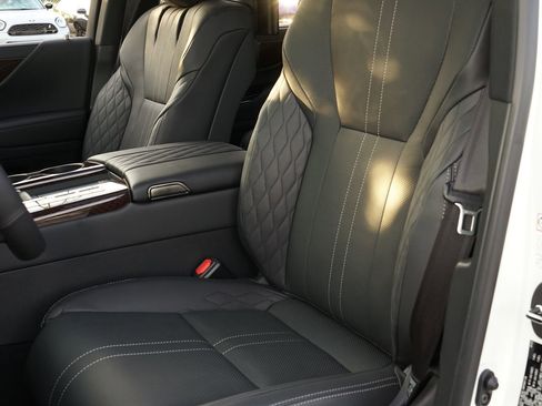 Used 2025 Lexus LX 700h Ultra Luxury w/ Accessory Package (2T) AWD/4WD image 9