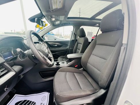 Used 2023 GMC Terrain SLE w/ Driver Convenience Package image 19
