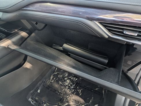 Used 2023 Cadillac XT4 Luxury w/ Cold Weather Package image 27