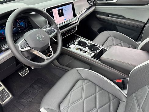 New 2025 Volkswagen Atlas Peak Edition SE AWD/4WD image 10
