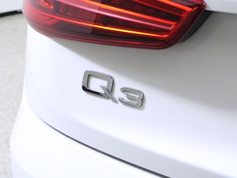 Used 2018 Audi Q3 2.0T Premium image 9