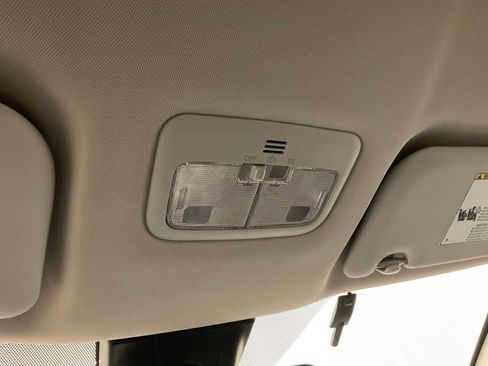 Used 2017 Toyota Corolla LE image 20