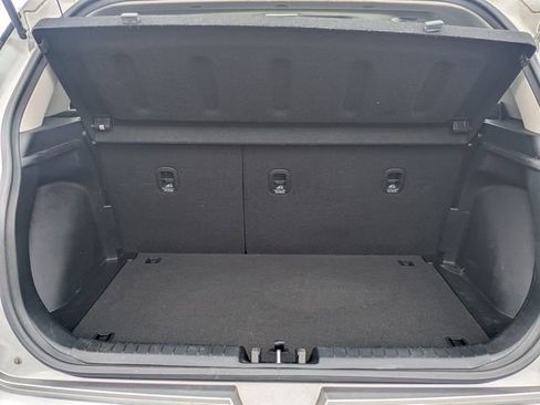 Used 2024 Hyundai Venue SEL FWD image 12