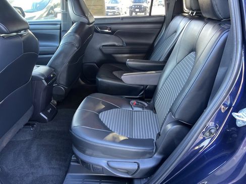 Used 2023 Toyota Highlander XSE image 19