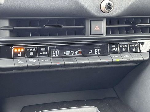 Used 2024 Toyota Crown Limited image 25