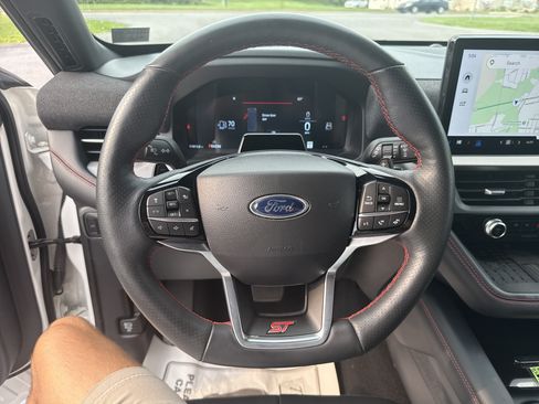 Used 2025 Ford Explorer ST AWD/4WD image 18