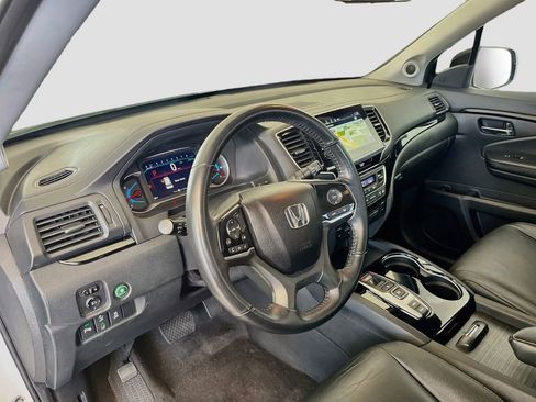 Used 2021 Honda Pilot Touring image 9