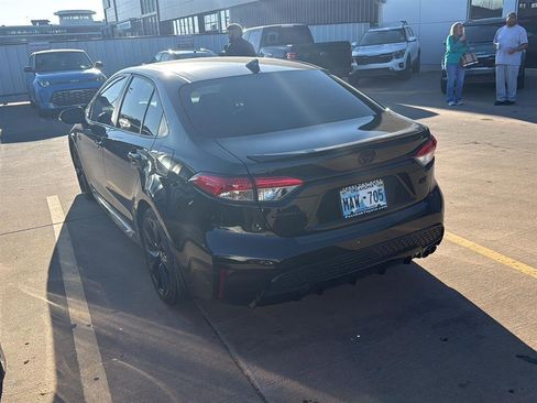 Used 2022 Toyota Corolla SE image 11