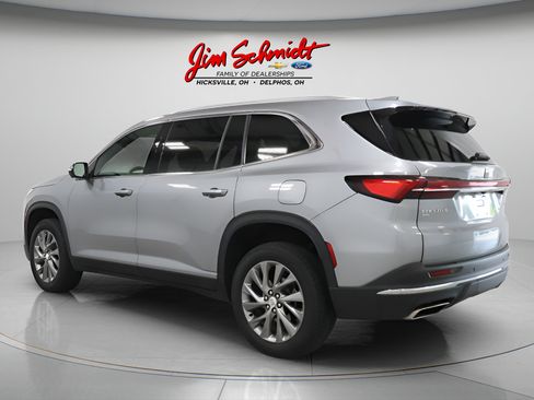 Used 2026 Buick Enclave Preferred AWD/4WD image 4