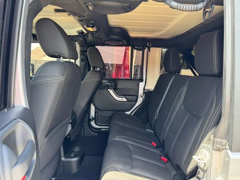 Used 2014 Jeep Wrangler Unlimited Sahara w/ Max Tow Package AWD/4WD image 32