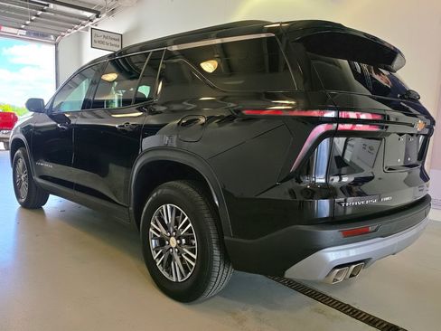 Used 2026 Chevrolet Traverse LT AWD/4WD image 5