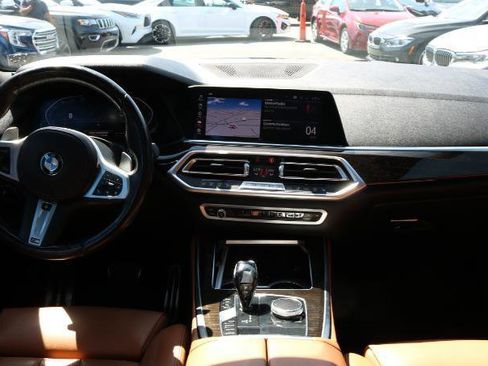 Used 2019 BMW X5 xDrive50i w/ M Sport Package AWD/4WD image 29