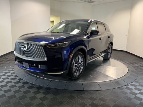 Certified 2026 INFINITI QX60 Luxe w/ Cargo Package FWD image 3