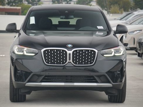 Used 2025 BMW X4 xDrive30i w/ Premium Package AWD/4WD image 2