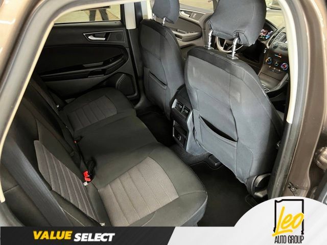 Used 2019 Ford Edge SE w/ SE Fleet Driver's Package FWD image 18