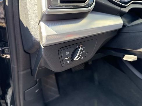 Used 2025 Audi Q5 2.0T Premium image 24