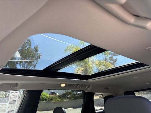 New 2026 INFINITI QX60 Luxe w/ Family Package image 22