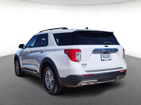 Used 2023 Ford Explorer XLT w/ Equipment Group 202A image 4