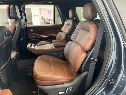 New 2026 Lincoln Navigator Reserve AWD/4WD image 19
